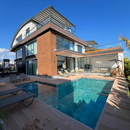 Βίλα 6-bedroom With Sauna & Pool Dosemealti