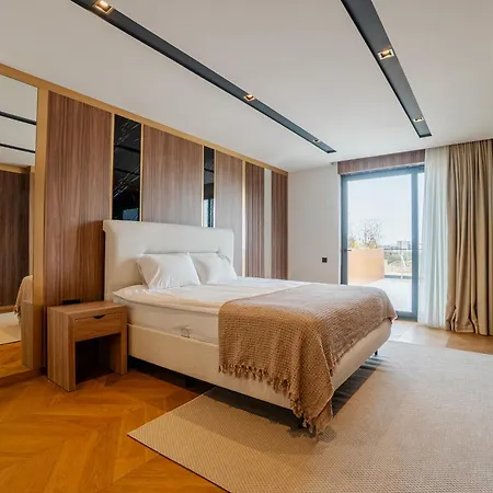 6-bedroom With Sauna & Pool Villa *