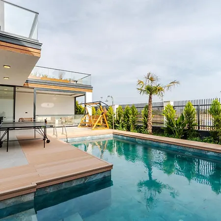 6-bedroom With Sauna & Pool Villa *