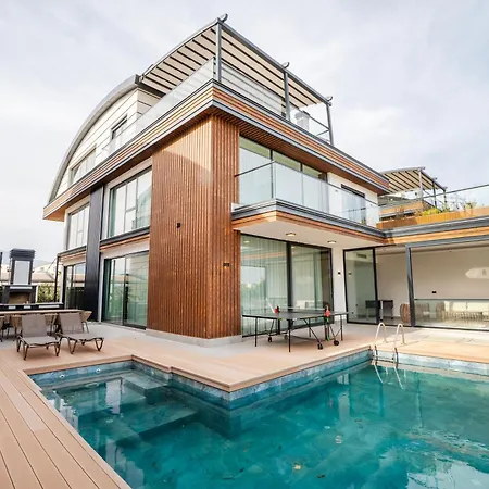 6-bedroom With Sauna & Pool Villa *