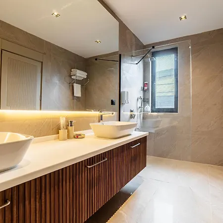 6-bedroom With Sauna & Pool