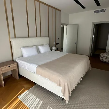 6-bedroom With Sauna & Pool