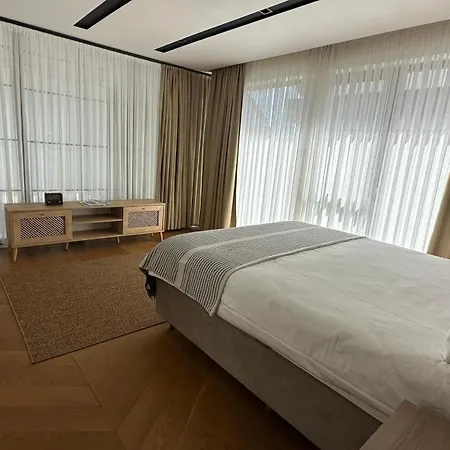 6-bedroom With Sauna & Pool *