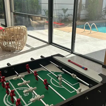 빌라 6-bedroom With Sauna & Pool