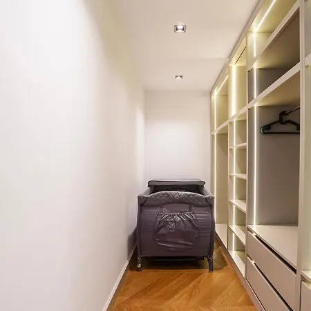 빌라 6-bedroom With Sauna & Pool
