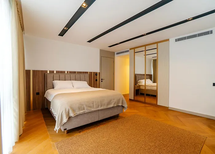 6-bedroom With Sauna & Pool *